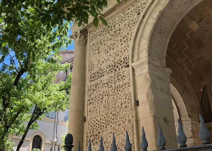 Le Petit Pendentif - Coeur De Cathedrale - Rdc Apartment *